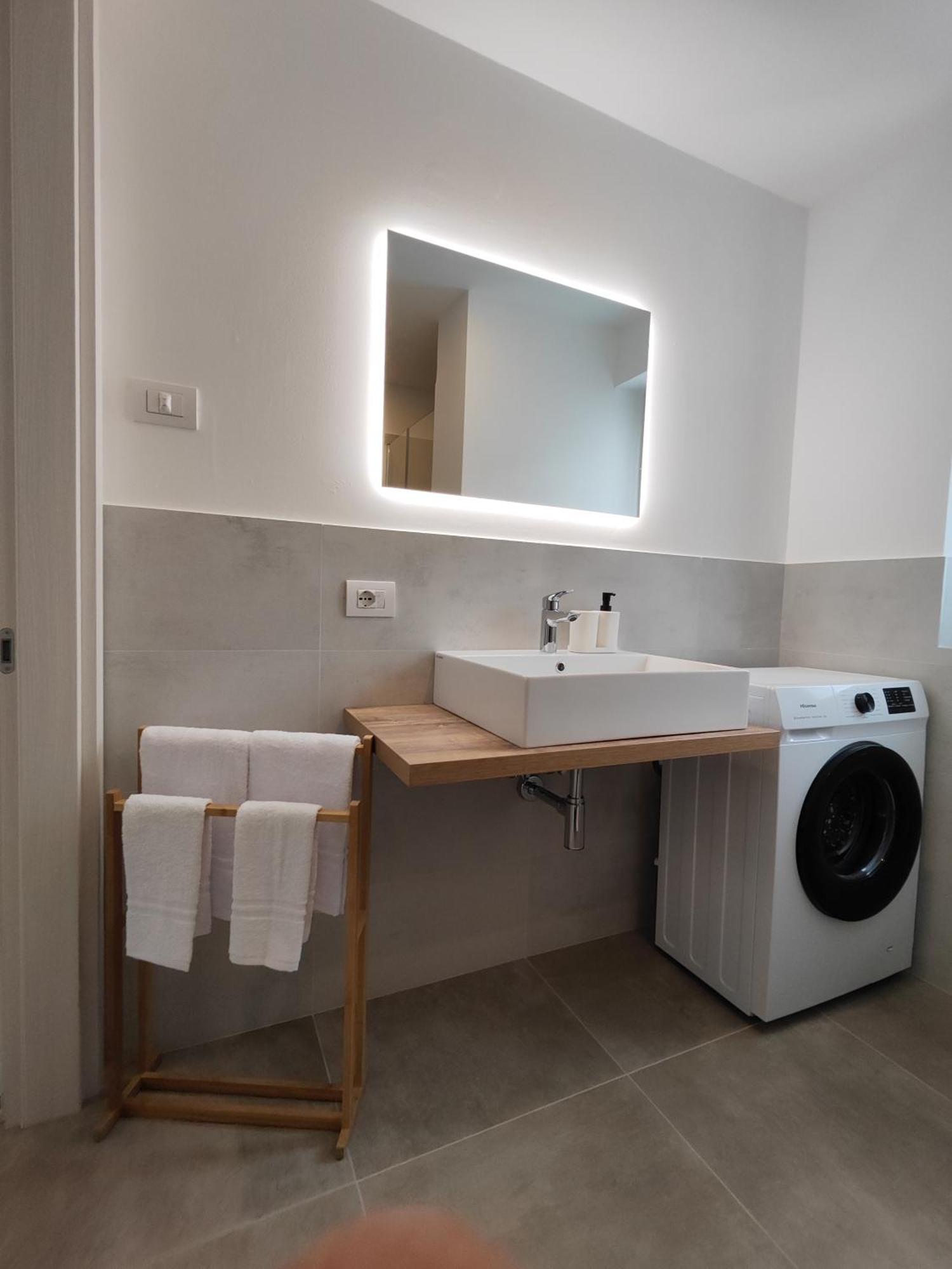 Ferienwohnung Oasi Degli Ulivi Riva del Garda Exterior foto