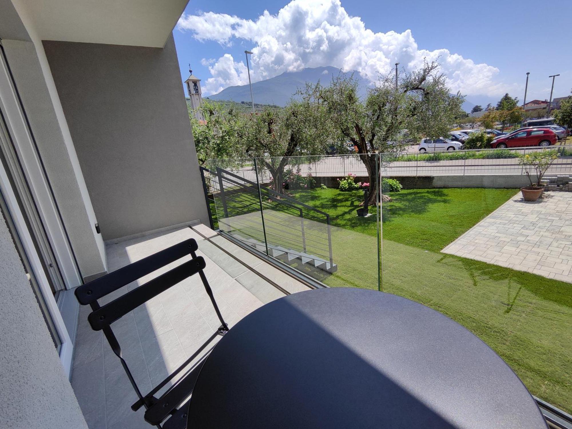 Ferienwohnung Oasi Degli Ulivi Riva del Garda Exterior foto