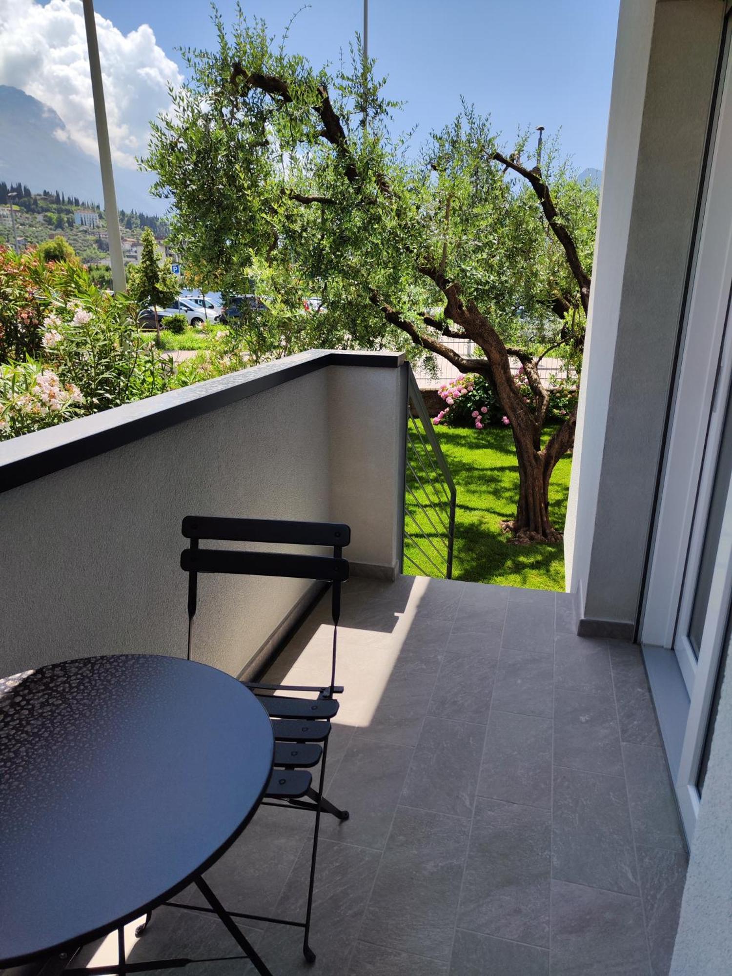 Ferienwohnung Oasi Degli Ulivi Riva del Garda Exterior foto