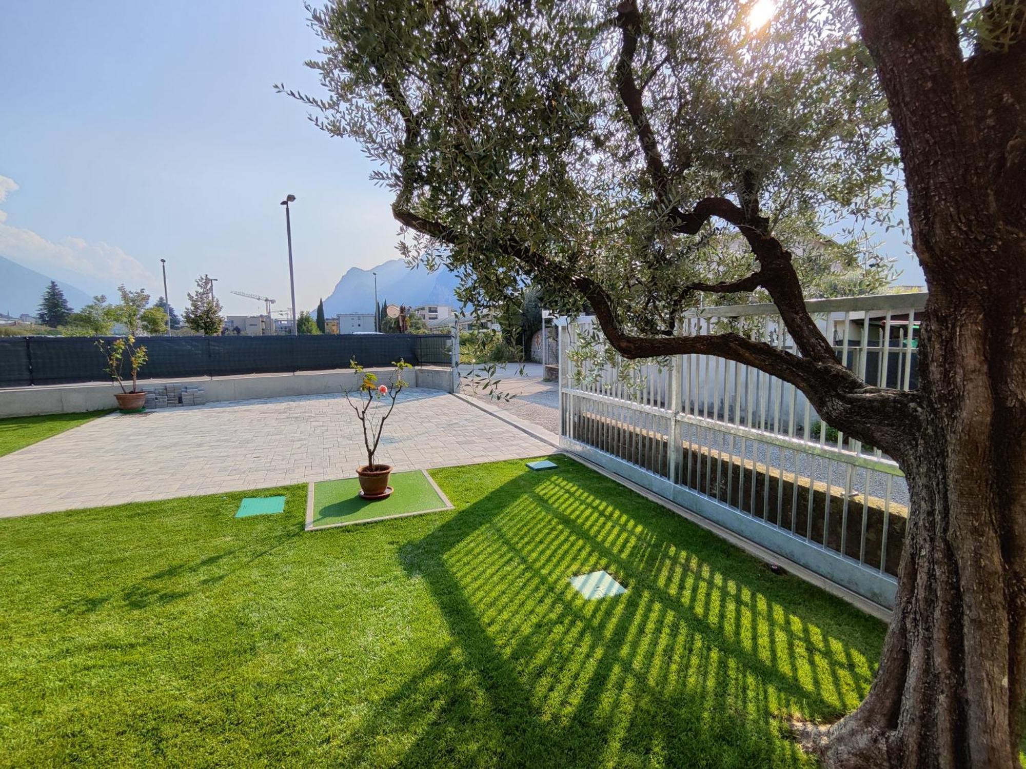 Ferienwohnung Oasi Degli Ulivi Riva del Garda Exterior foto